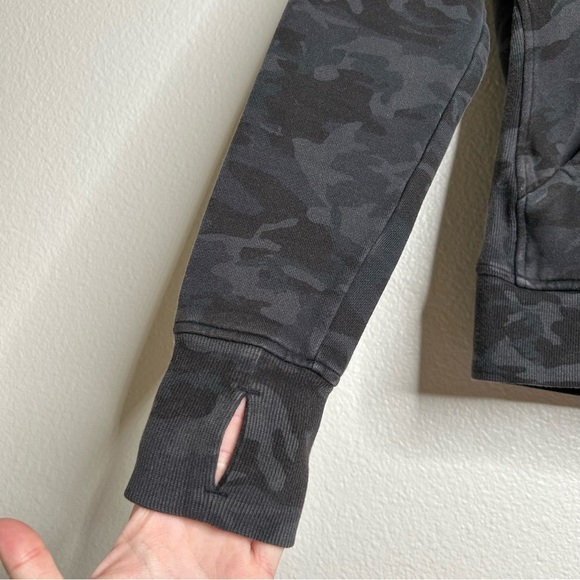 Lululemon Scuba Hoodie camo print 6 - Picture 6 of 11